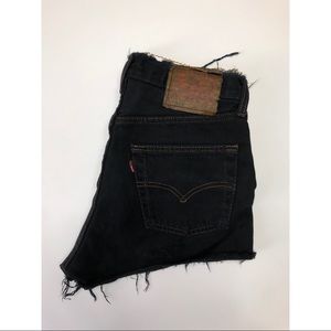 VINTAGE Levi’s Black High-Waisted Shorts